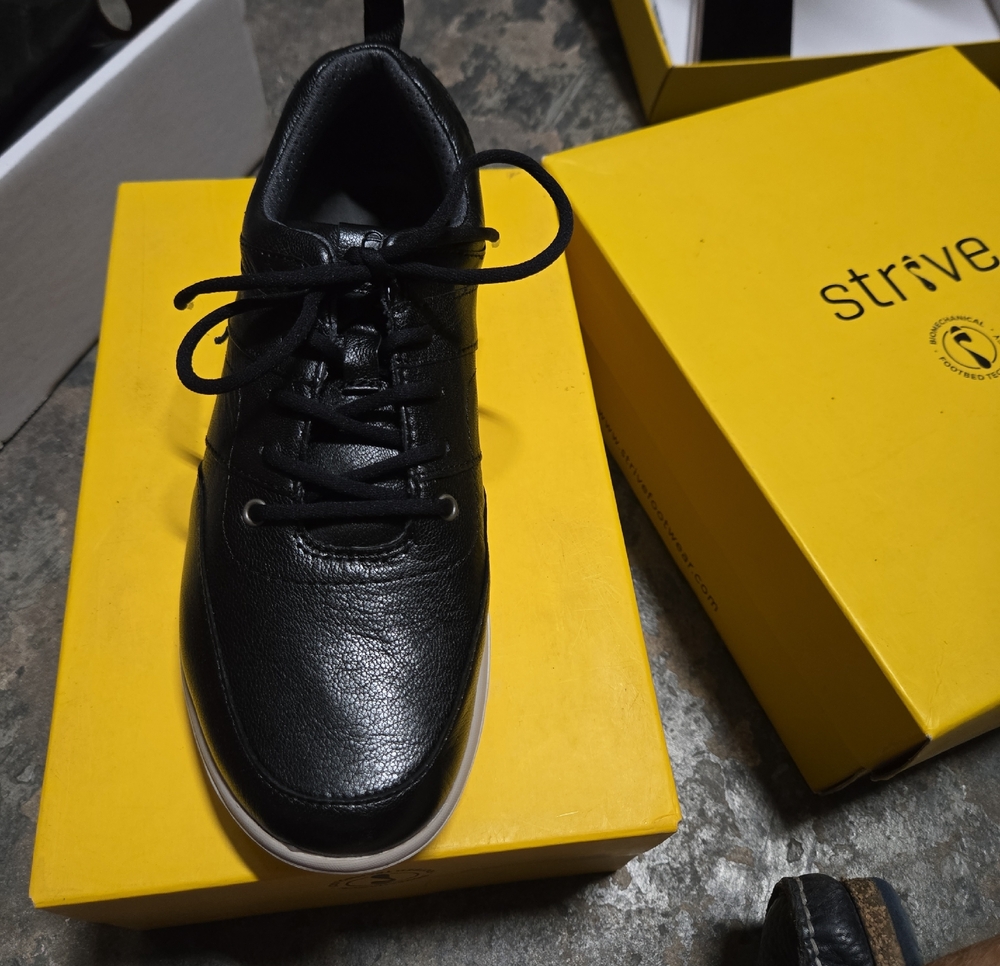 Strive Men’s Black Leather Lace-Up Sneaker